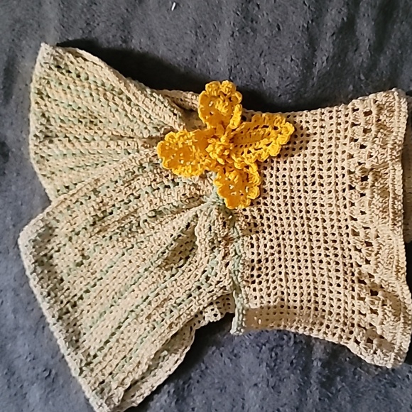 Crop top crochet Hand-made.I DO NOT ACCEPT RETURNS - Picture 2 of 5